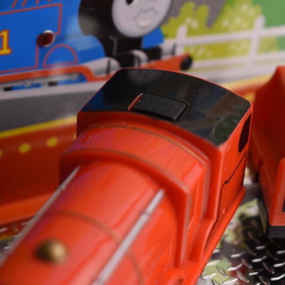 James Trackmaster Motorized Train Engine Thomas & Friends Mattel Gullane 2014 - Picture 3 of 13